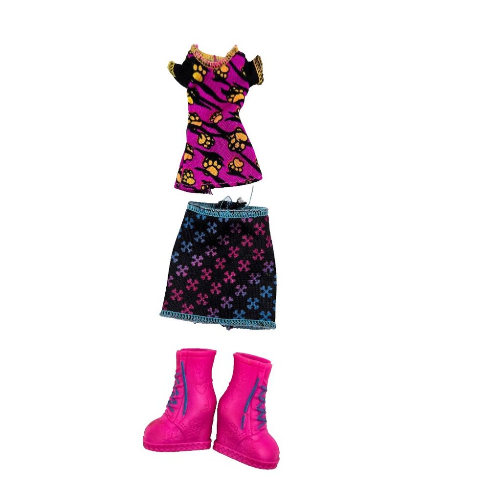 Monster High Howleen Wolf Creepateria Shirt Skirt Shoes Accessories Mattel Read